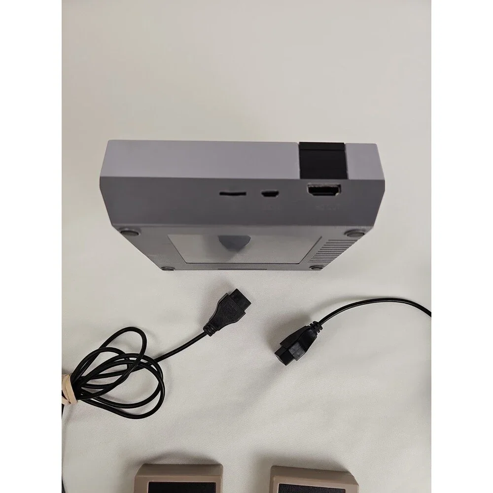 Mini Retro TV Game Console Classic 620 Games Built-in W/ 2 Controller Kid Gift